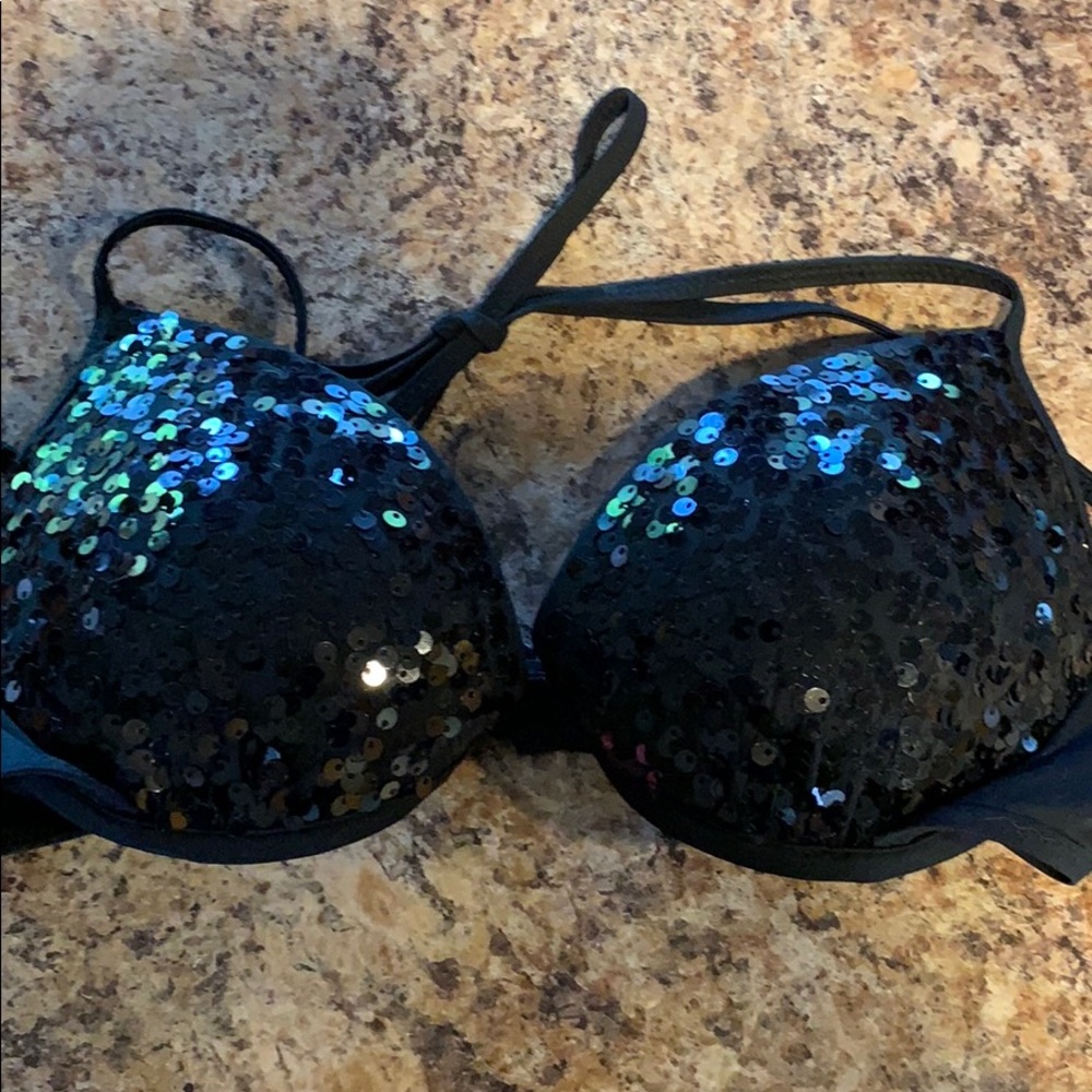 Black bikini